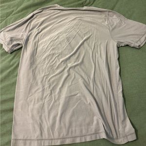 VUORI Workout Shirt - Men’s Large. Small Light Stripes.